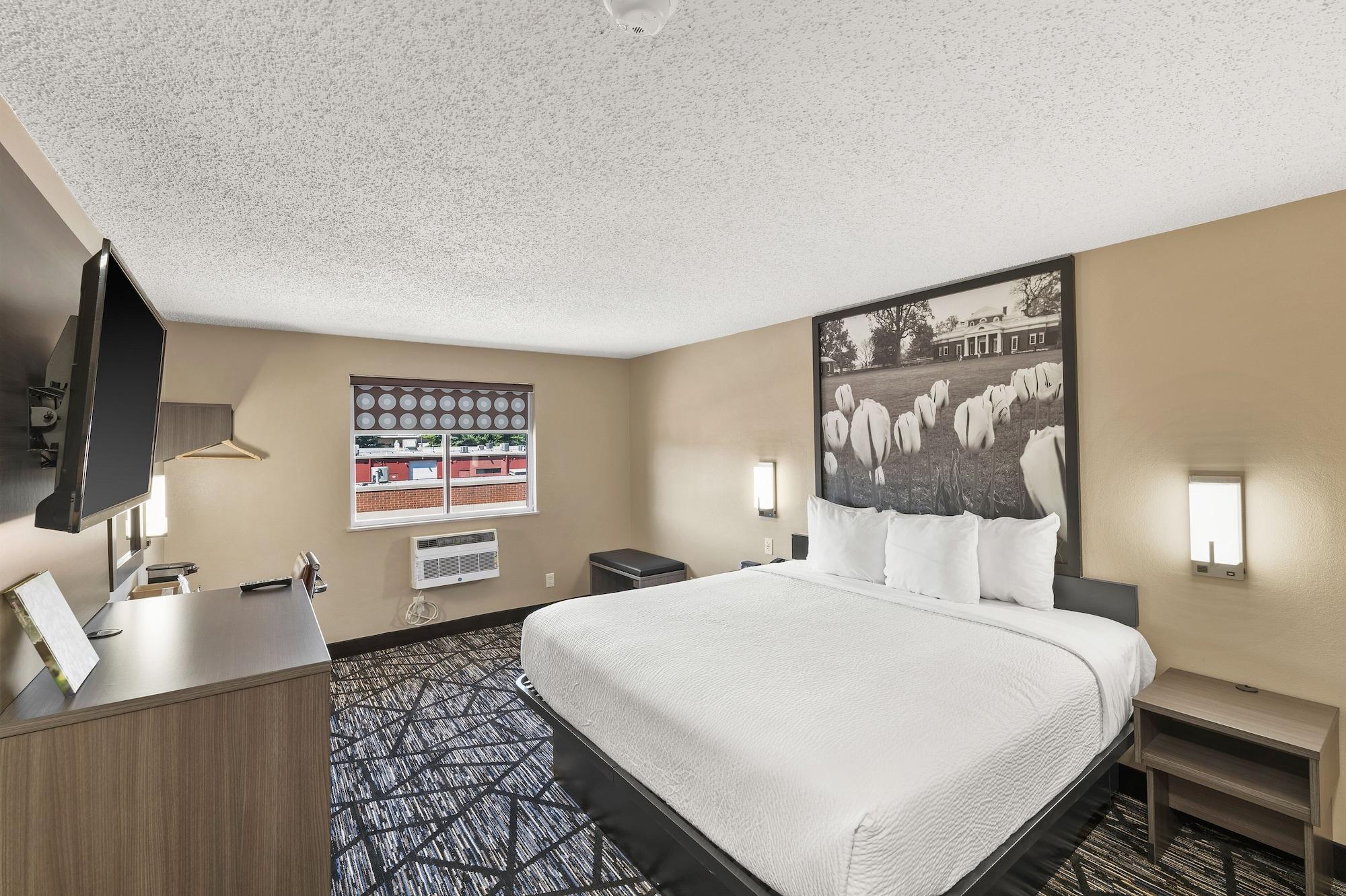 Super 8 By Wyndham Charlottesville Exterior foto